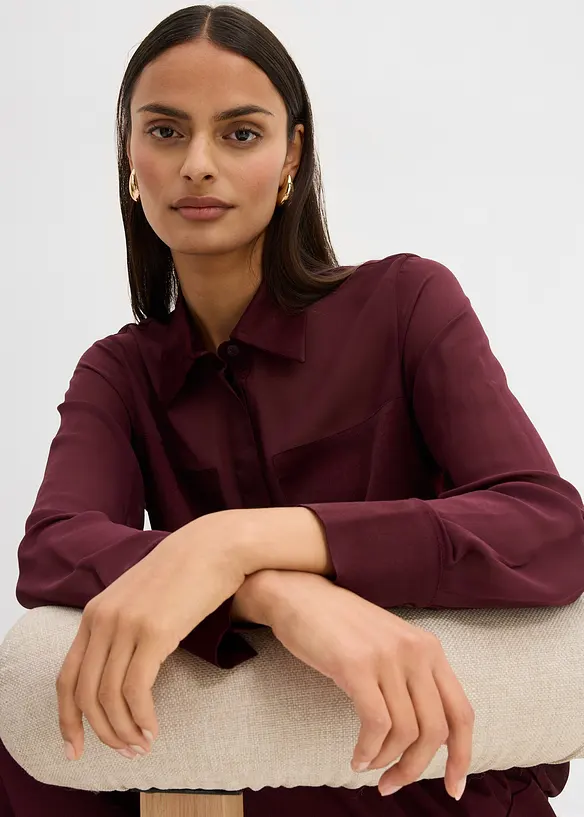 Skjortblus med satininfällning, bonprix