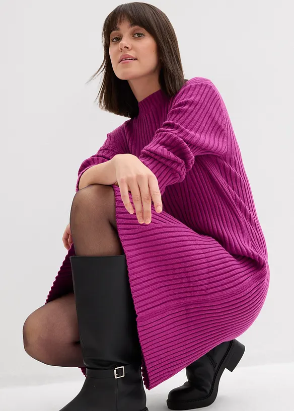 Stickad miniklänning av mjuk viskosmix, bonprix