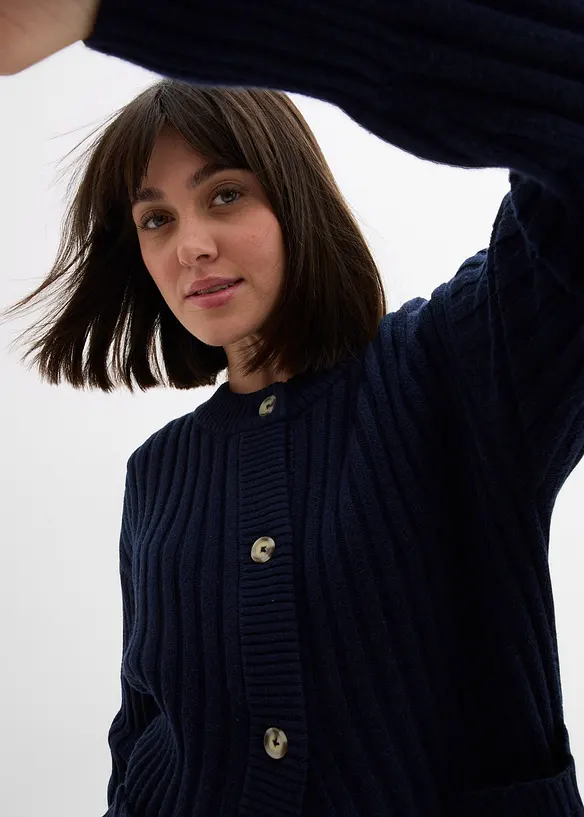 Stickad kofta av mjuk viskosmix, bonprix