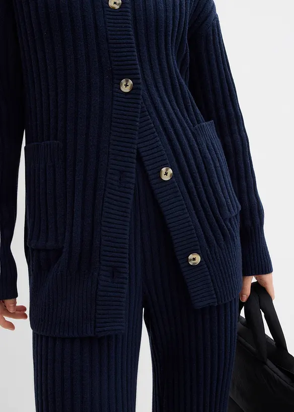 Stickad kofta av mjuk viskosmix, bonprix