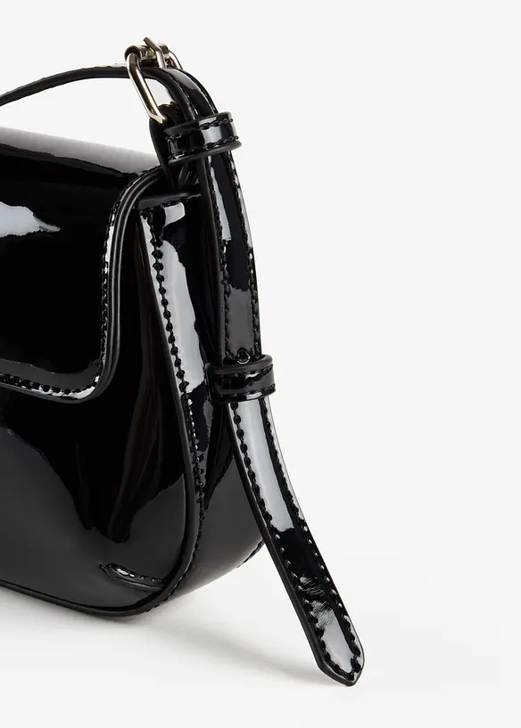 Handväska med lackad look, bonprix