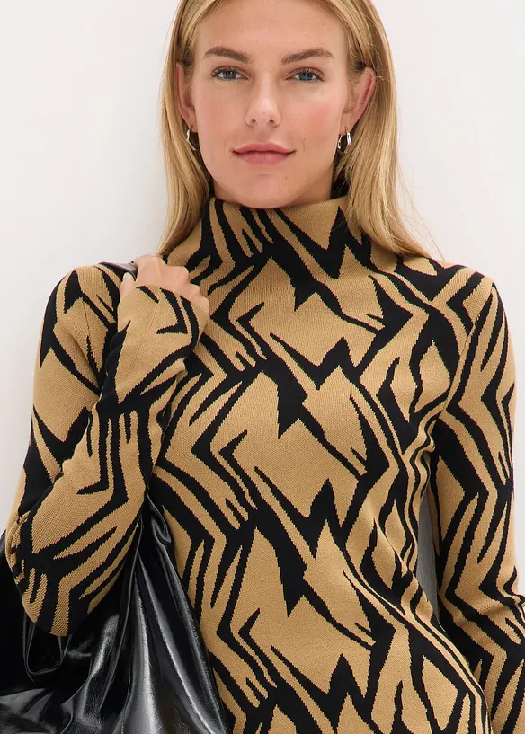 Stickad klänning i figurnära modell med ståkrage, bonprix