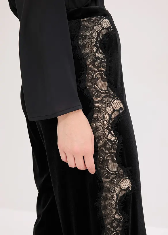 Marlenebyxa i mjuk sammet med spetsinf&auml;llning, bonprix