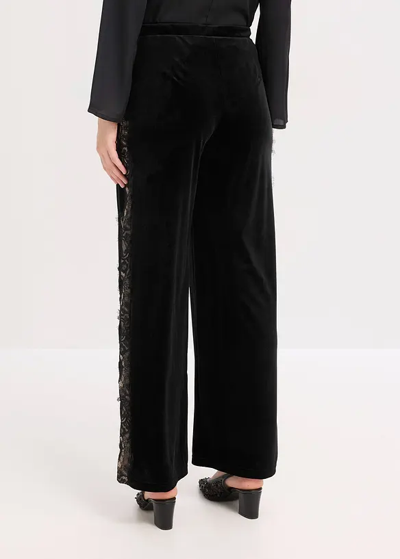 Marlenebyxa i mjuk sammet med spetsinf&auml;llning, bonprix