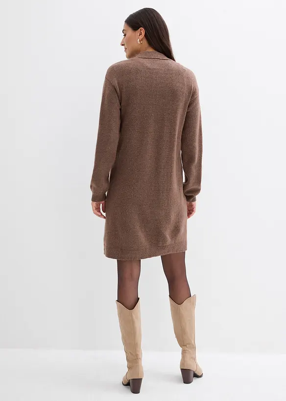 Stickad klänning med knappslå, bonprix