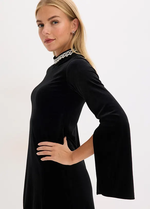 Miniklänning i följsam sammet, bonprix