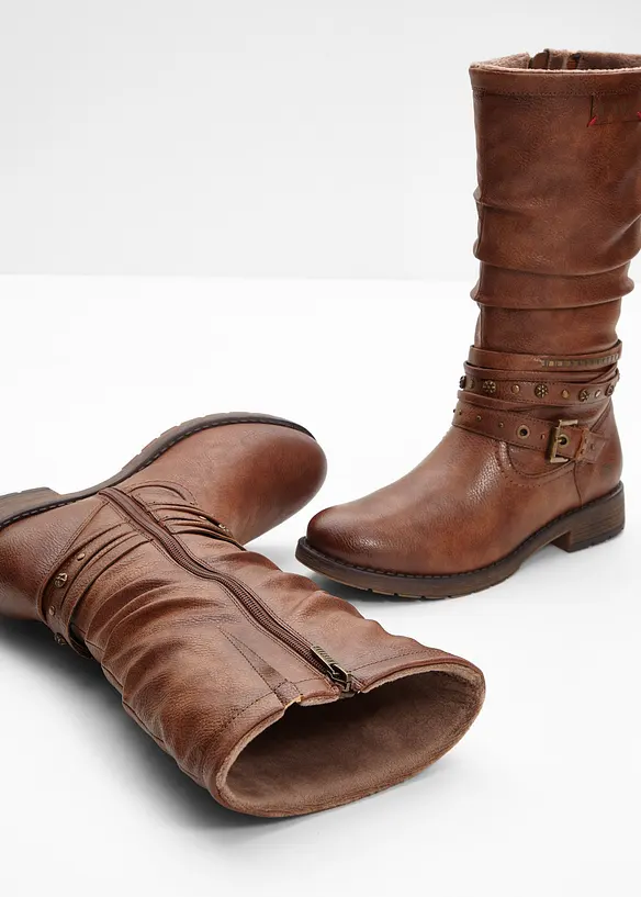 Stövel från Mustang, Mustang