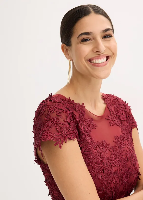 Mellanlång klänning i skir tyll med spets, bonprix