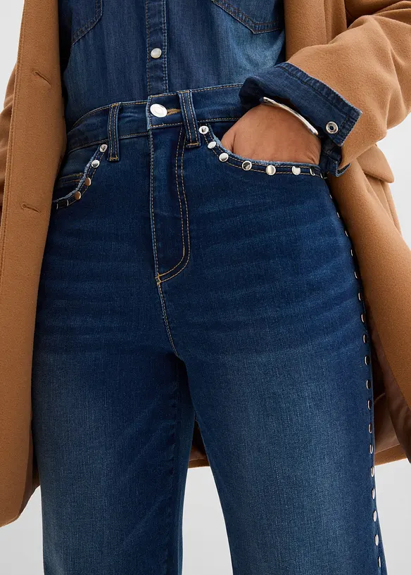 Flared jeans med hög midja och nitar, bonprix