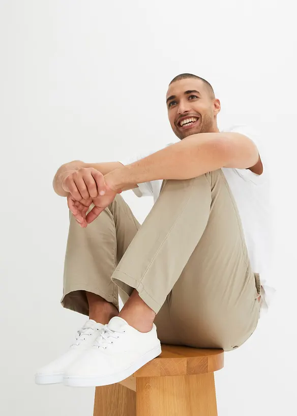 Chinos av bomull i Regular Fit, Straight, bonprix