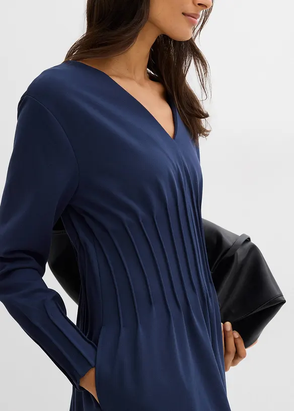 Skön klänning med dekorveck, av viskosmix, bonprix