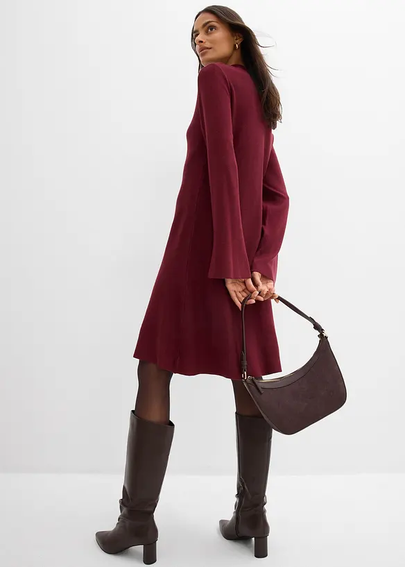 Stickad kl&auml;nning med A-linje av viskosmix, bonprix