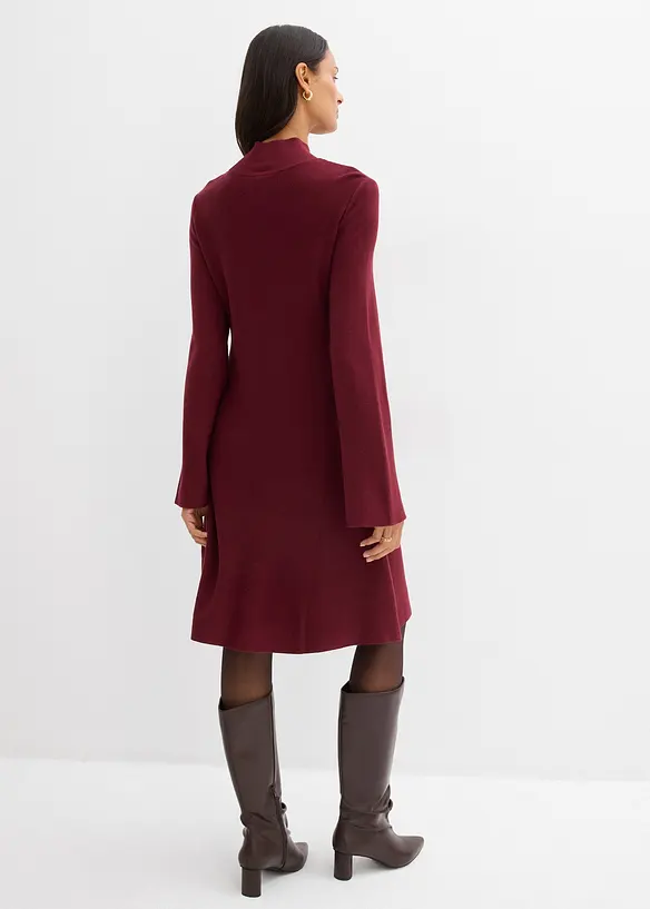 Stickad kl&auml;nning med A-linje av viskosmix, bonprix