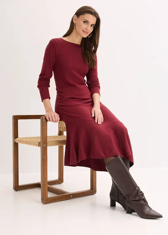 Stickad kl&auml;nning med asymmetrisk nederkant i bomull och kashmir, bonprix