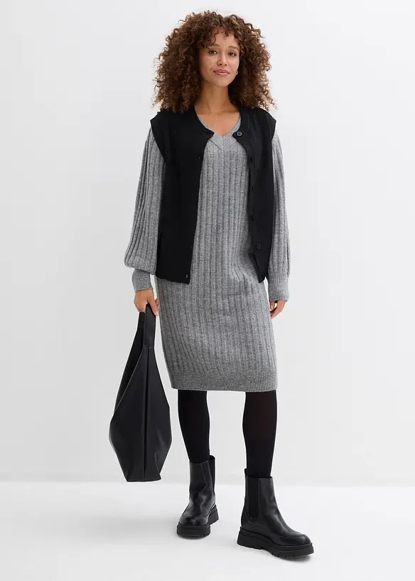 Stickad kl&auml;nning, bonprix