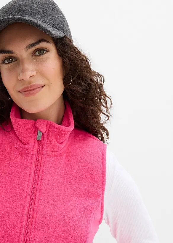 Fleecev&auml;st med fickor, bonprix