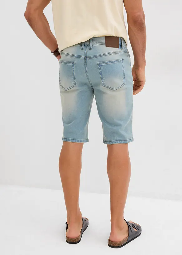 Stretchiga jeansshorts med förstärkt gren, normal passform, bonprix