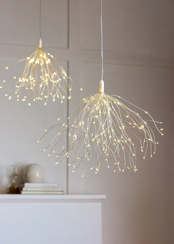 H&auml;ngdekoration i form av stj&auml;rna med LED-belysning (2-pack), bonprix