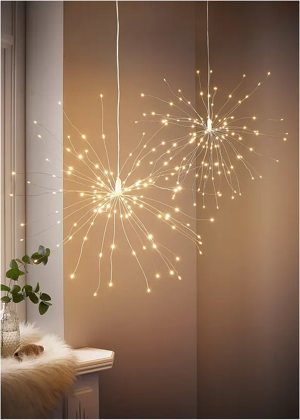 H&auml;ngdekoration i form av stj&auml;rna med LED-belysning (2-pack), bonprix