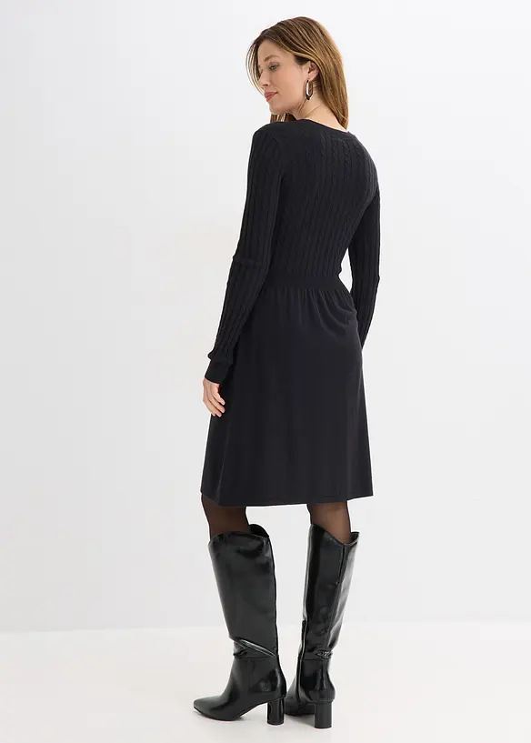 Stickad kl&auml;nning i viskosmix, bonprix