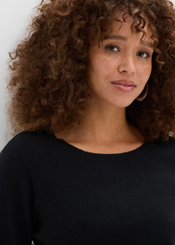 Stickad jumper med kontrasterande nederkant, bonprix