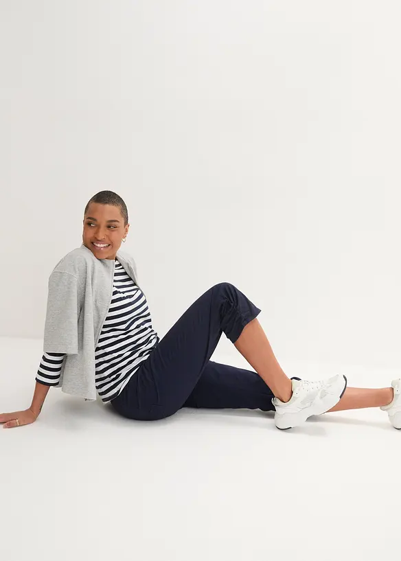 Capribyxa i bomull med bekv&auml;m midja och rynkade benslut, bonprix