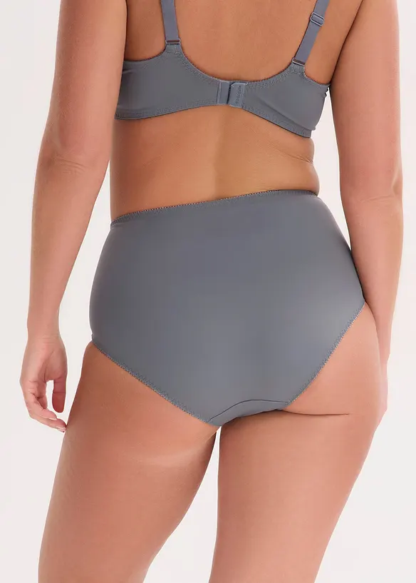 Formande trosa med s&ouml;tt broderi, bonprix