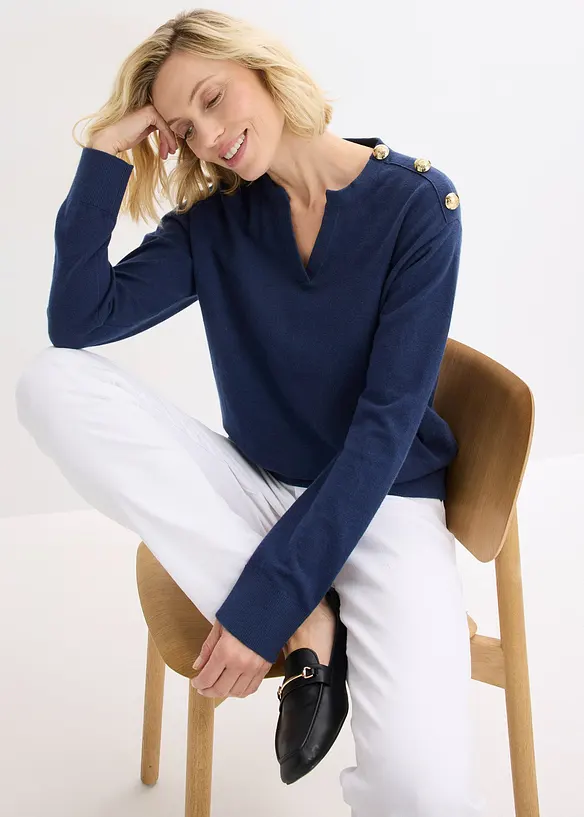 Stickad tr&ouml;ja med dekorativa knappar, bonprix