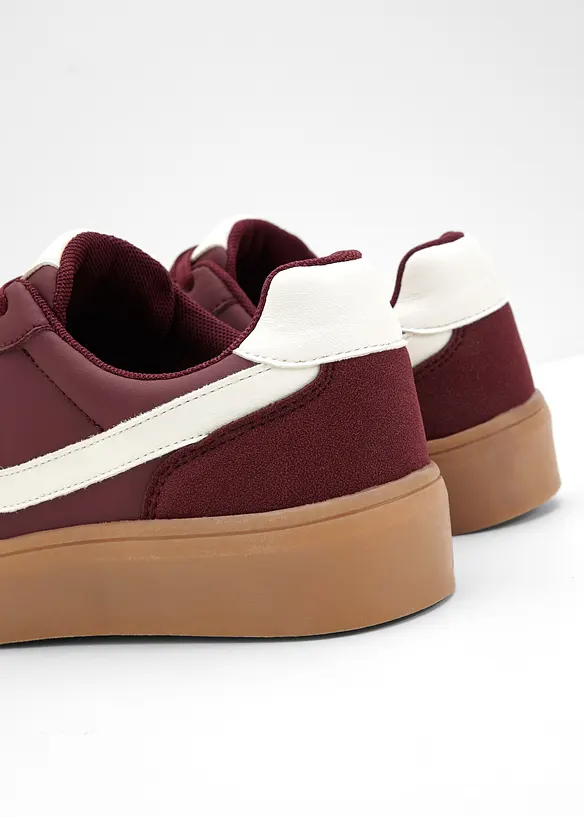 Sneakers med plat&aring;sula och retrolook, bonprix