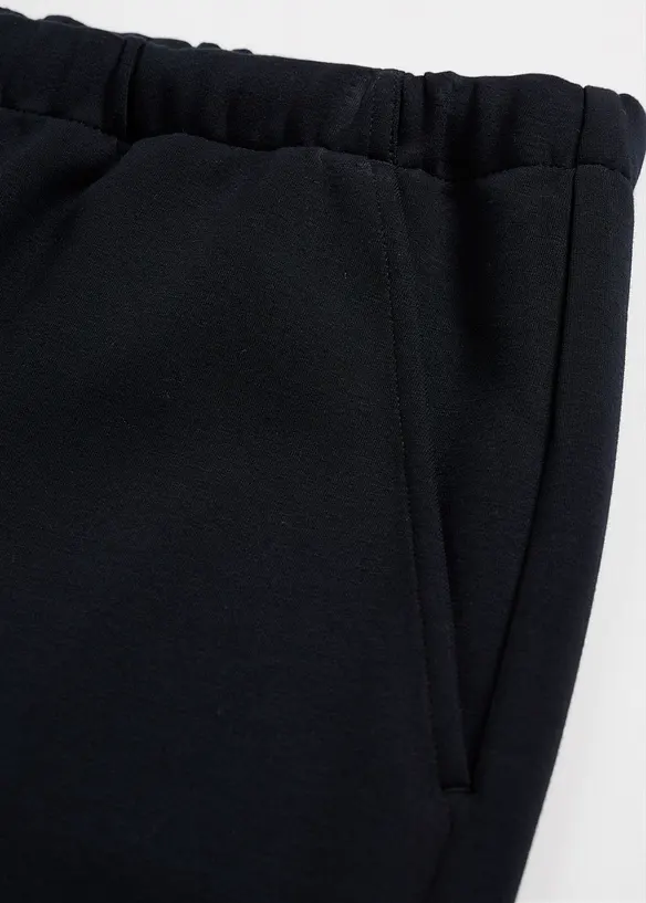 Midikjol av mjuk, stabil trik&aring;, bonprix