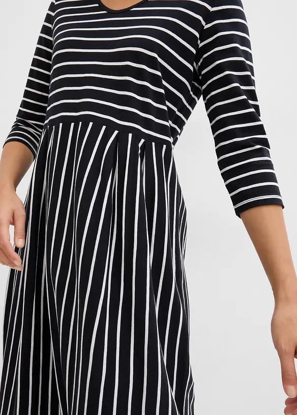 Mellanl&aring;ng jerseykl&auml;nning i bomull, bonprix