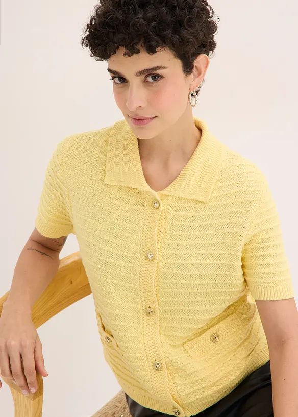 Stickad kofta med dekorativa knappar, bonprix