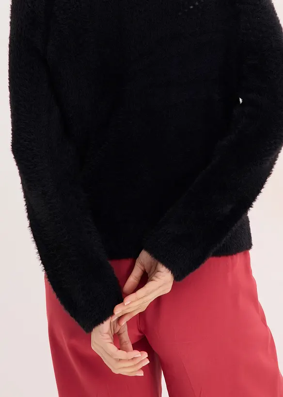 H&aring;lstickad tr&ouml;ja med fj&auml;dergarn, bonprix