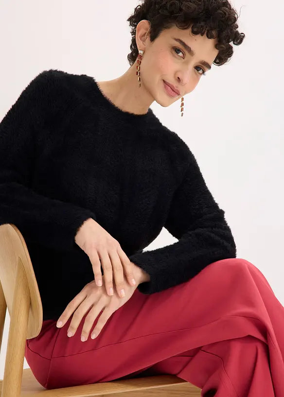 H&aring;lstickad tr&ouml;ja med fj&auml;dergarn, bonprix