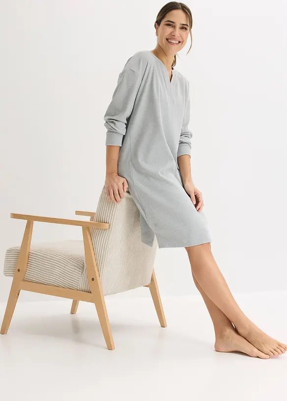 Mjuk kl&auml;nning i ribbstickat material, bonprix