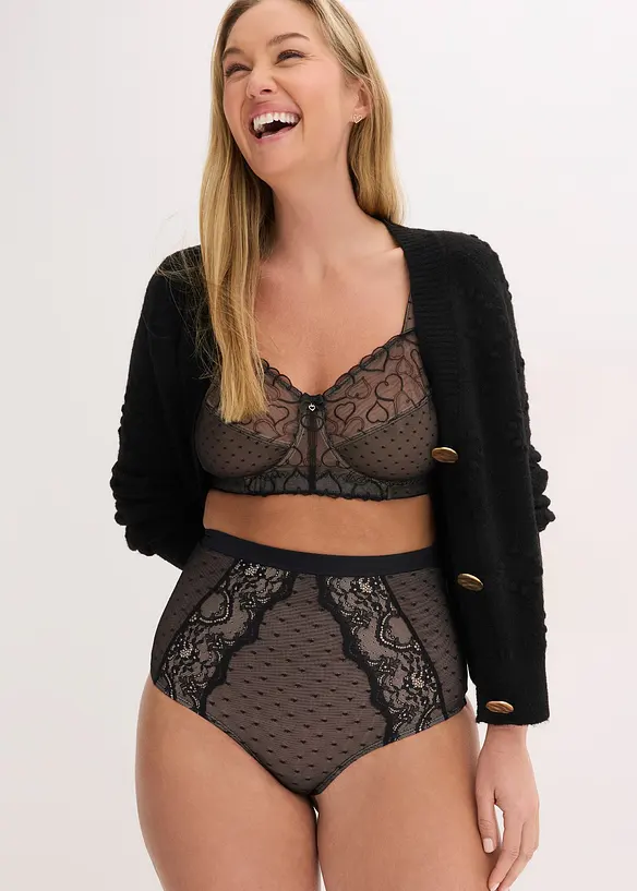 Stringtrosa med medelh&ouml;g formande effekt och spets, bonprix