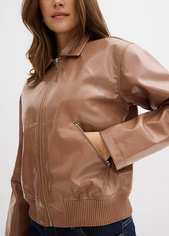 Kort jacka i skinnimitation, bonprix