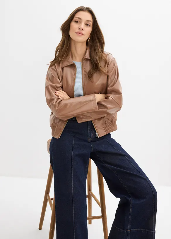 Kort jacka i skinnimitation, bonprix