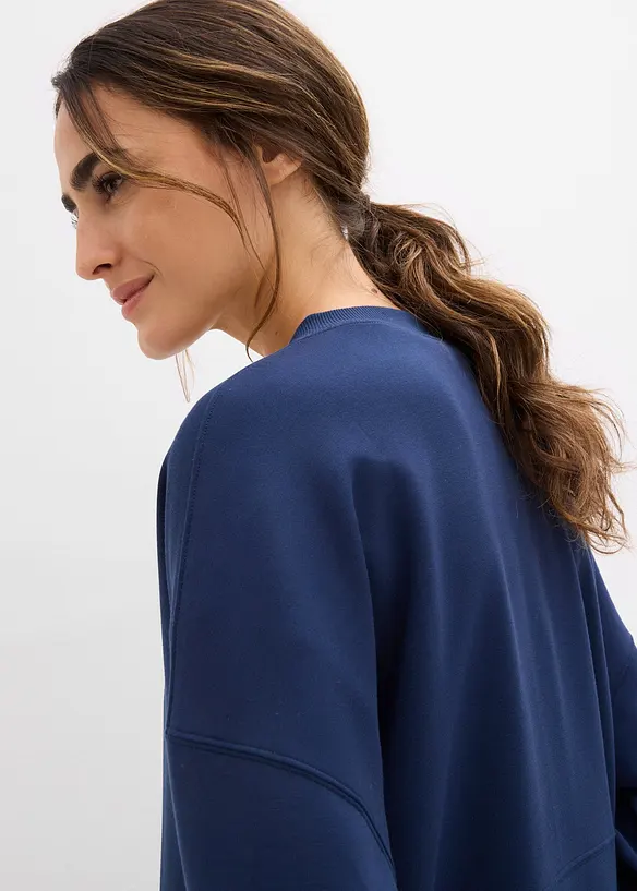 Sweatjacka i oversizemodell av stabil trik&aring;, bonprix