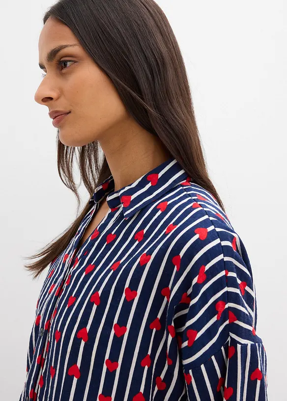 Skjortblus i oversizemodell av mjuk muslin, bonprix