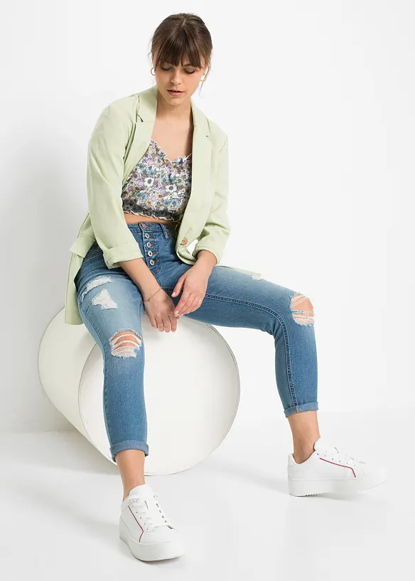 Korta stupr&ouml;rsjeans med destroyed-look, bonprix