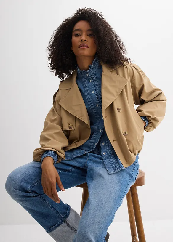 Jeansblus med volanger i ekologisk bomull, bonprix