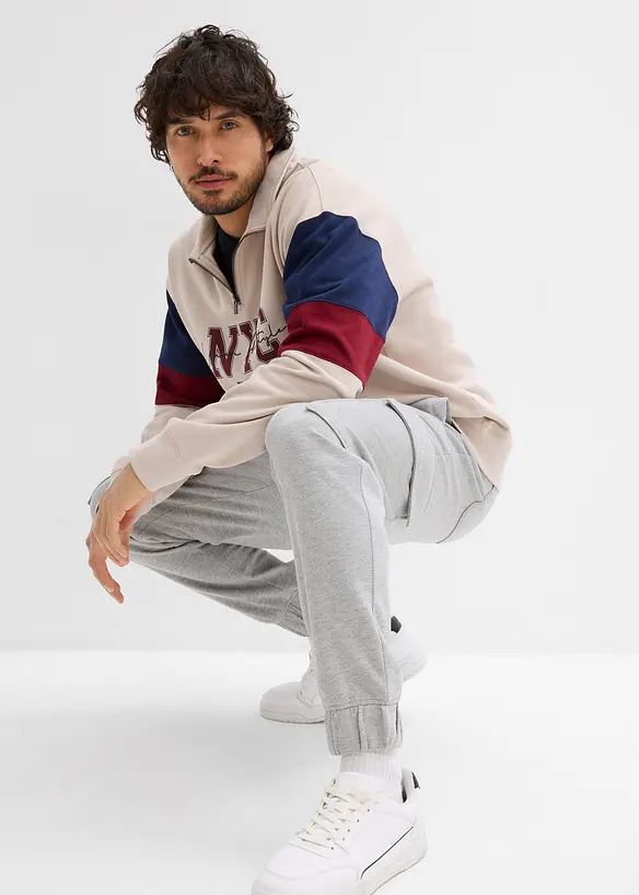 Joggingbyxa med cargofickor, avslappnad passform, bonprix