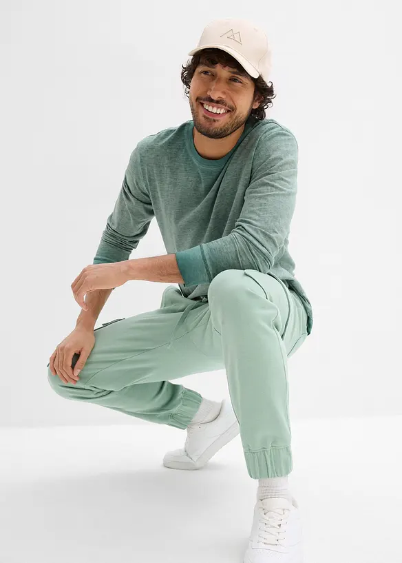 Joggingbyxa med cargofickor, avslappnad passform, bonprix