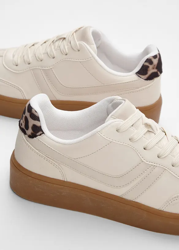 Sneakers med plat&aring;sula och retrolook, bonprix