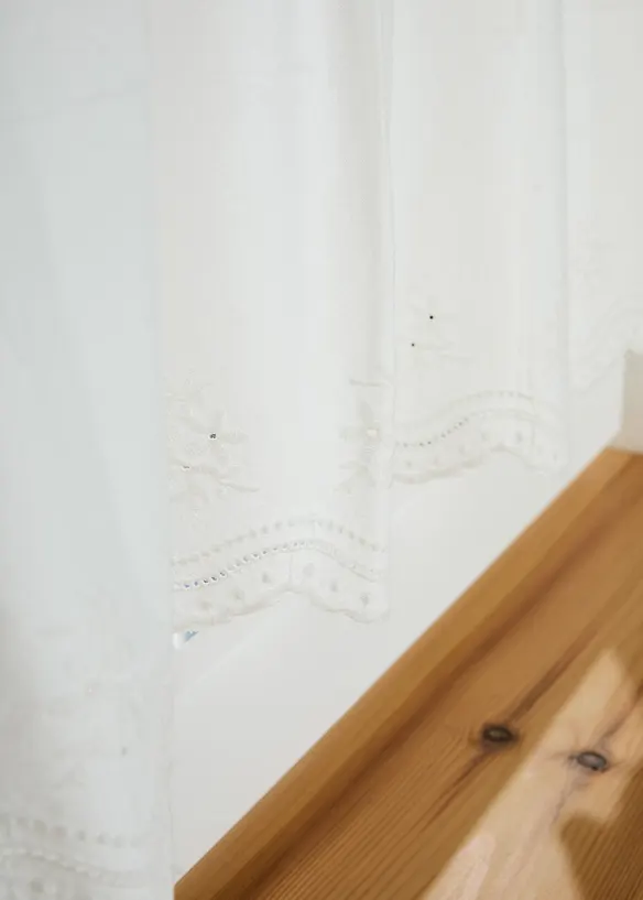 Caf&eacute;gardin i ekologisk bomull med broderi, bonprix