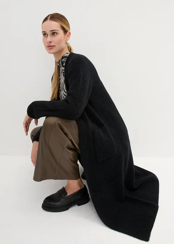 Stickad kappa med alpackaull, bonprix