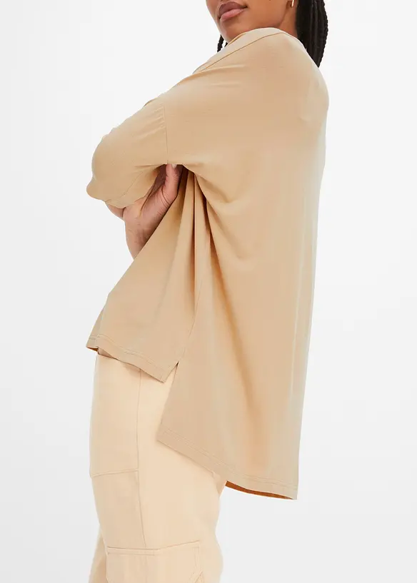 Fyrkantig T-shirt med b&aring;tringning i mjuk viskosmix, bonprix