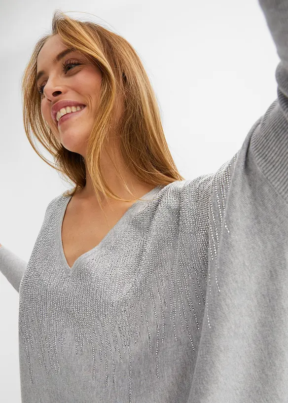 Finstickad tr&ouml;ja med strassapplikation, bonprix