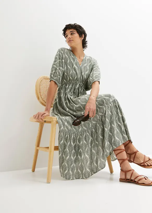 Mellanl&aring;ng kl&auml;nning i f&ouml;ljsam viskos, bonprix